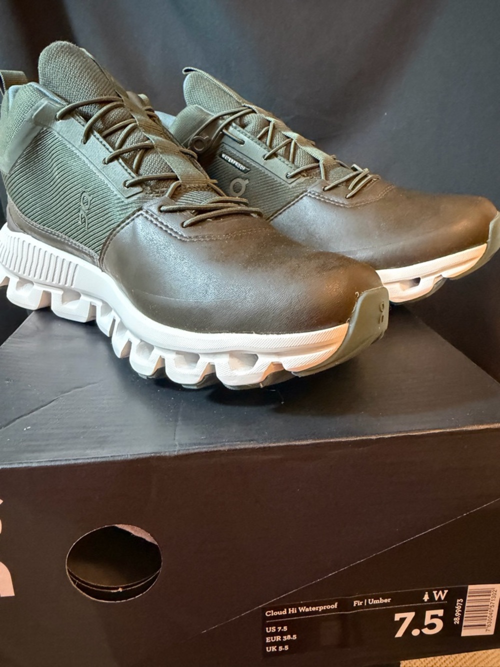 Women’s On Cloud Hi Waterproof Sneakers in Fur/Umber size 7.5 Waterproof BNIB